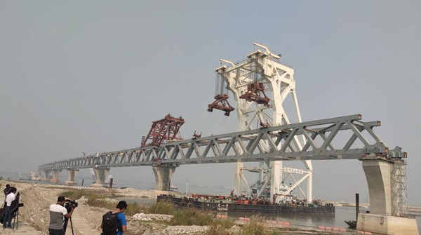 2.7 km of Padma Bridge visible as 18th span installed