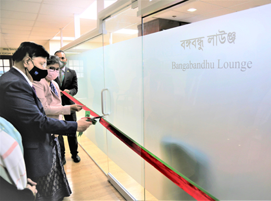 Momen inaugurates Bangabandhu lounge in NY