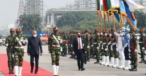 Bangladesh rolls out red carpet as Indian President arrives