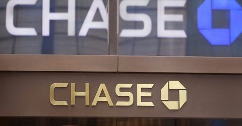Higher costs hit JPMorgan Chase as it reports huge 2021 profits