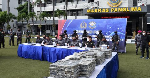 Indonesian sailors seize $82M of cocaine floating off port