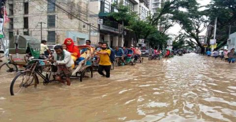 Flooding death toll rises to 135 as one more die