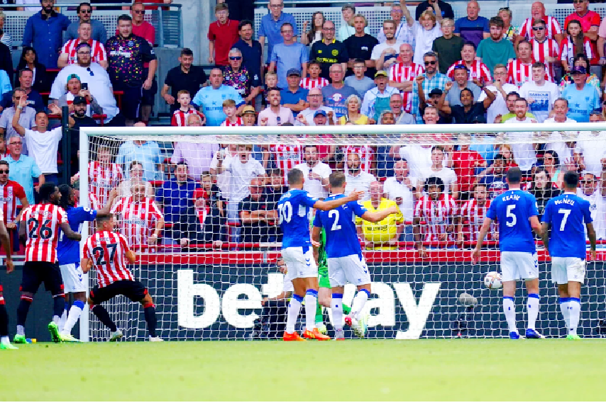 Brentford cancel Gordon’s opener to snatch late draw at Everton