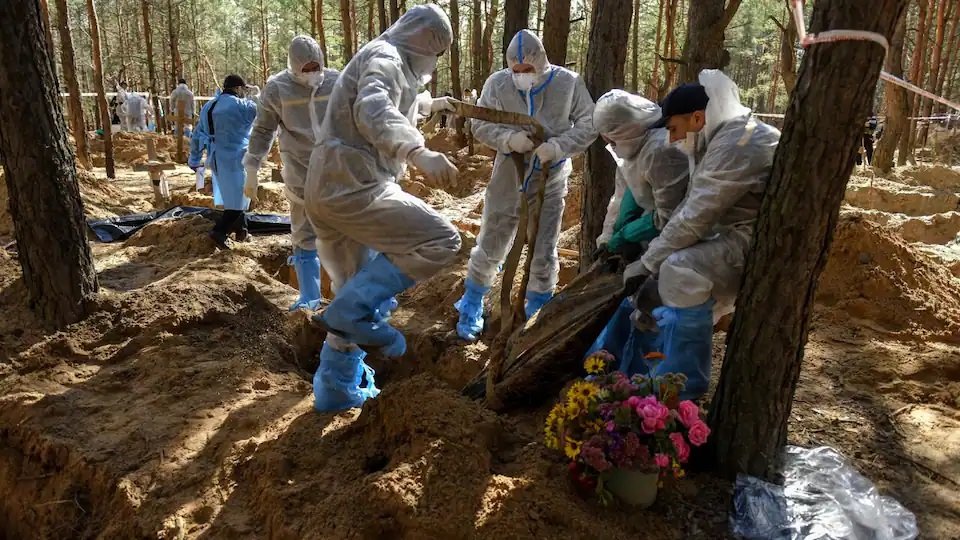 Ukraine says 447 bodies exhumed at Izyum, 30 with ‘signs of torture’