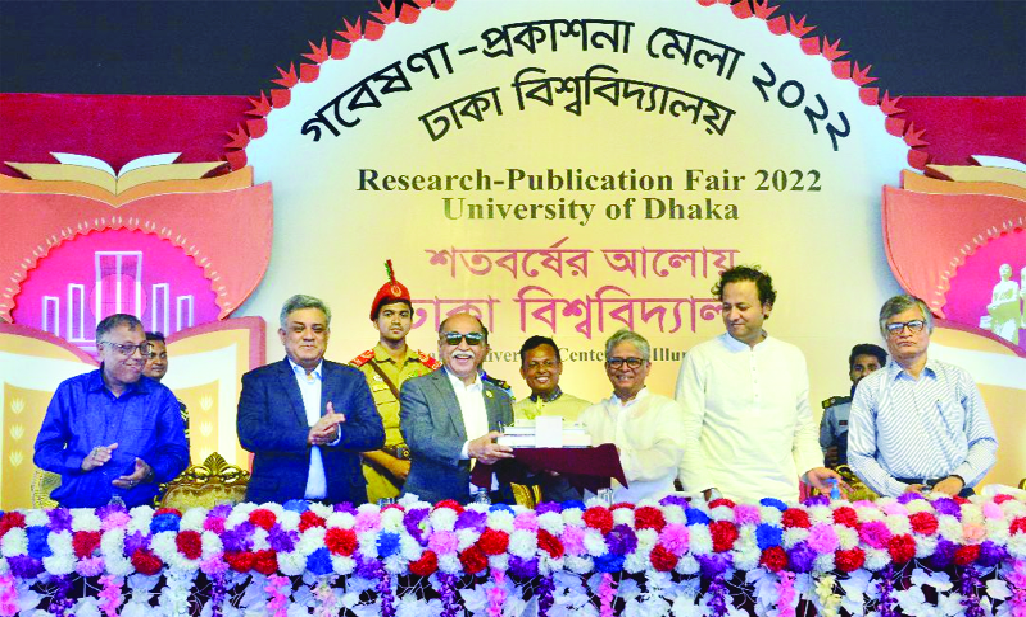 DU VC emphasizes on research